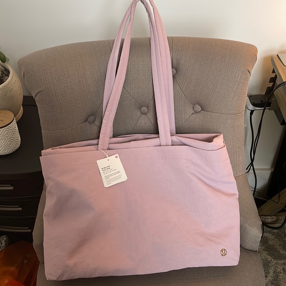 Lavender On My Level Lulu lemon tote.